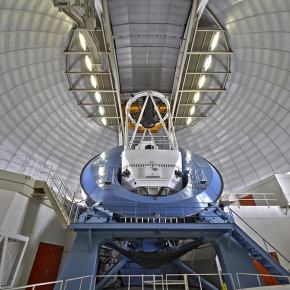 L'instrument DESI, monté sur le télescope Mayall, va collecter pendant 5 ans 30 millions de spectres de galaxies et de quasars.